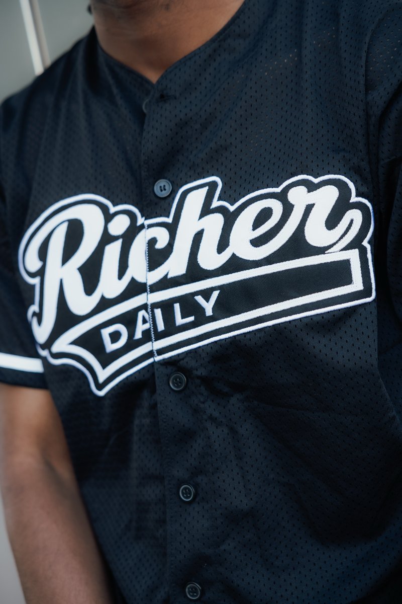 BLACK “RICHER DAILY” JERSEY