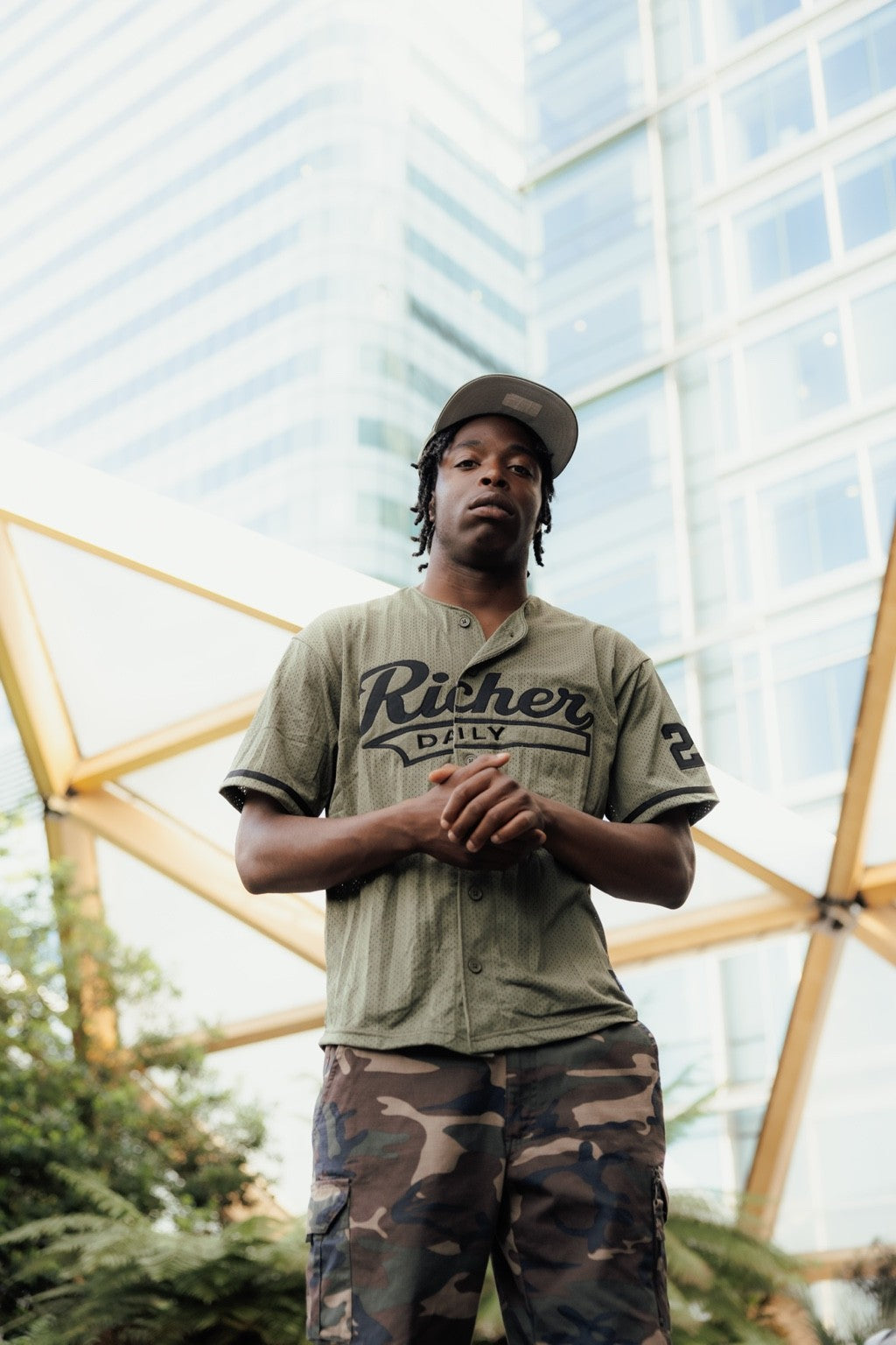 KHAKI GREEN “RICHER DAILY” JERSEY